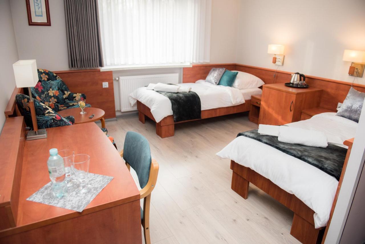 Geris Aparthotel เชสโตฮอวา ภายนอก รูปภาพ