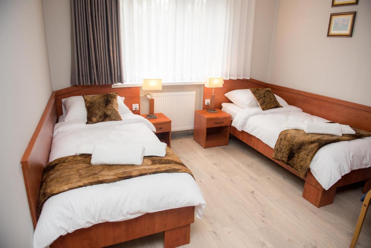 Geris Aparthotel เชสโตฮอวา ภายนอก รูปภาพ